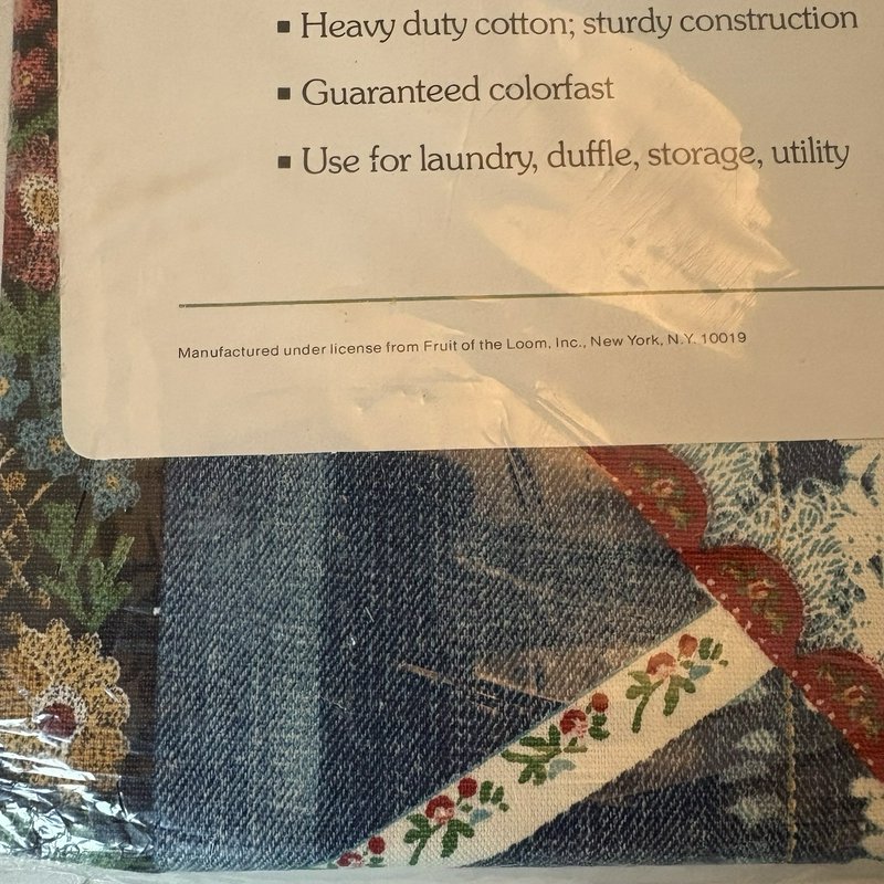 Vintage Fruit Of The Loom Deluxe Duffle Laundry Bag 22x32 Sealed NOS Retro