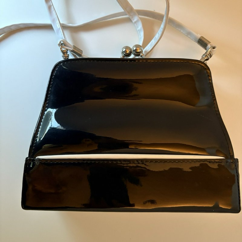 Vintage Objectives Black Patent Vinyl Kiss Lock Crossbody Purse w/ White Trim