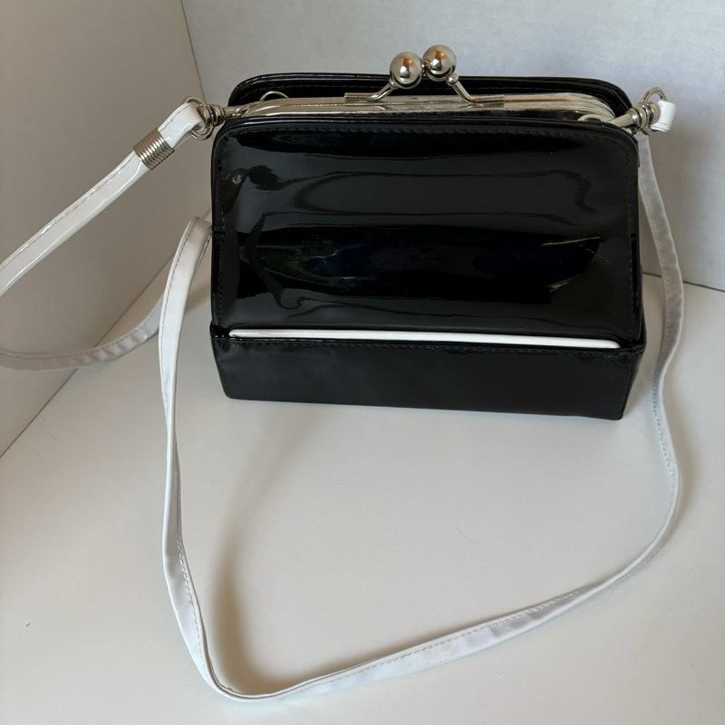 Vintage Objectives Black Patent Vinyl Kiss Lock Crossbody Purse w/ White Trim