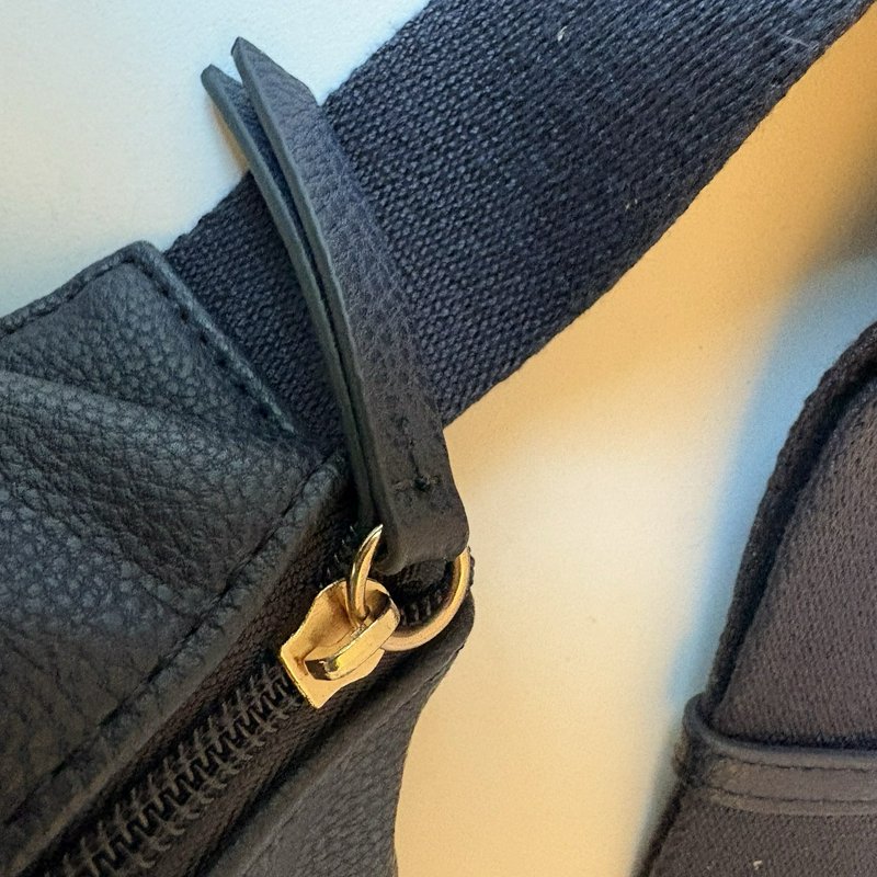 Tommy Hilfiger Navy Faux Leather Belt Bag Fanny Pack Crossbody Unisex NWOT