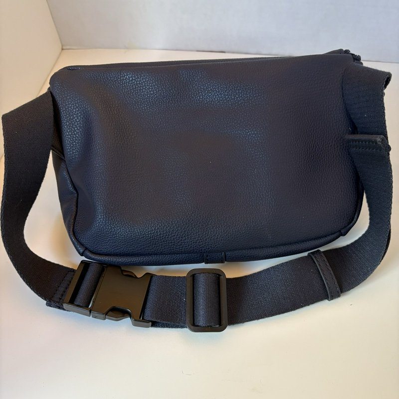 Tommy Hilfiger Navy Faux Leather Belt Bag Fanny Pack Crossbody Unisex NWOT