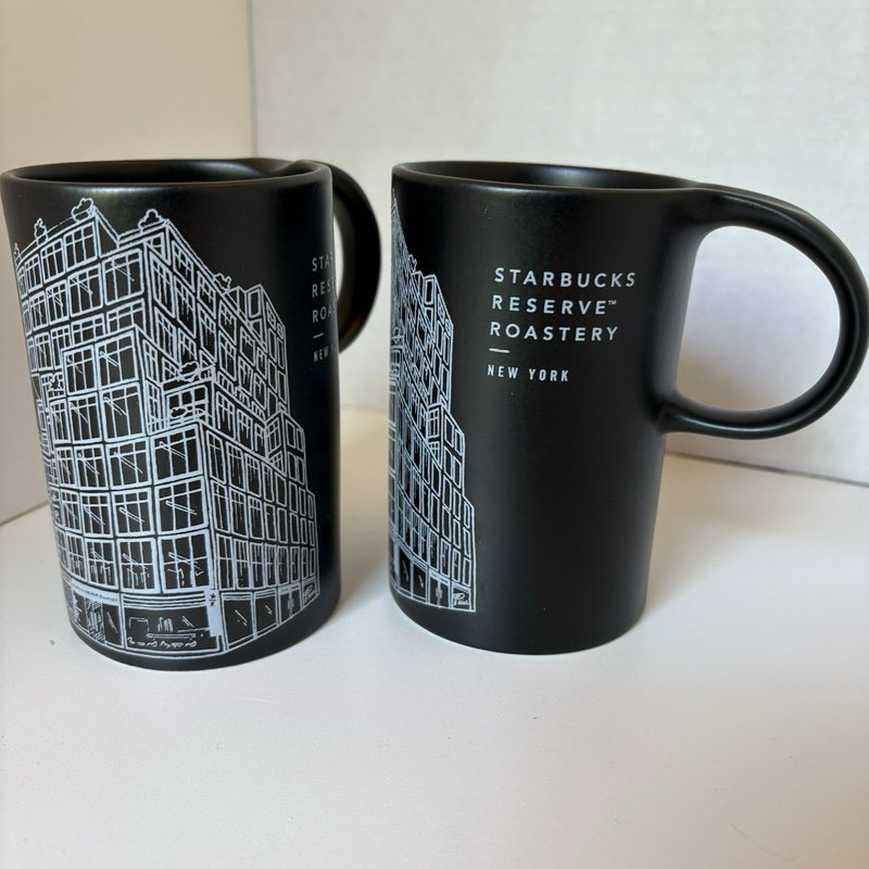 Starbucks Reserve Roastery New York Matte Black 10 oz Mug Set Of 2 NWT