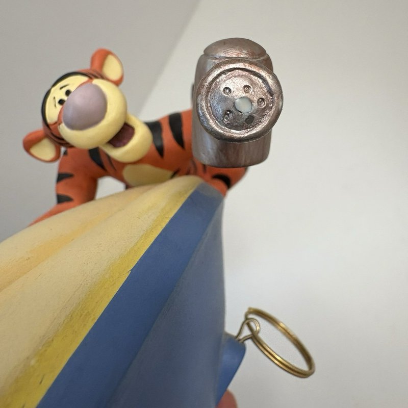 Disney Winnie the Pooh Bradford Exchange 3D Plate - Puzzling Sort of Weather