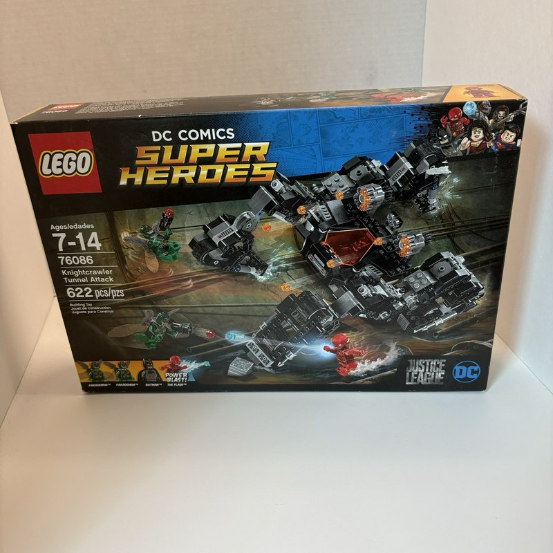 LEGO DC Super Heroes 76086 Knightcrawler Tunnel Attack Justice League NEW Sealed