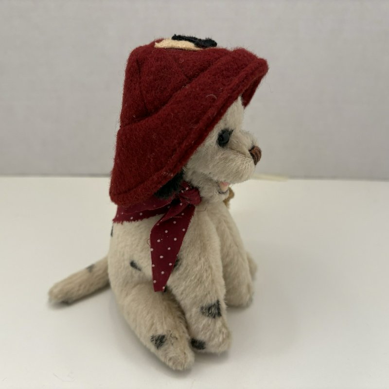 Ganz Cottage Collectibles Cinders Plush Dog Firefighter Hat Artist Designed 1998