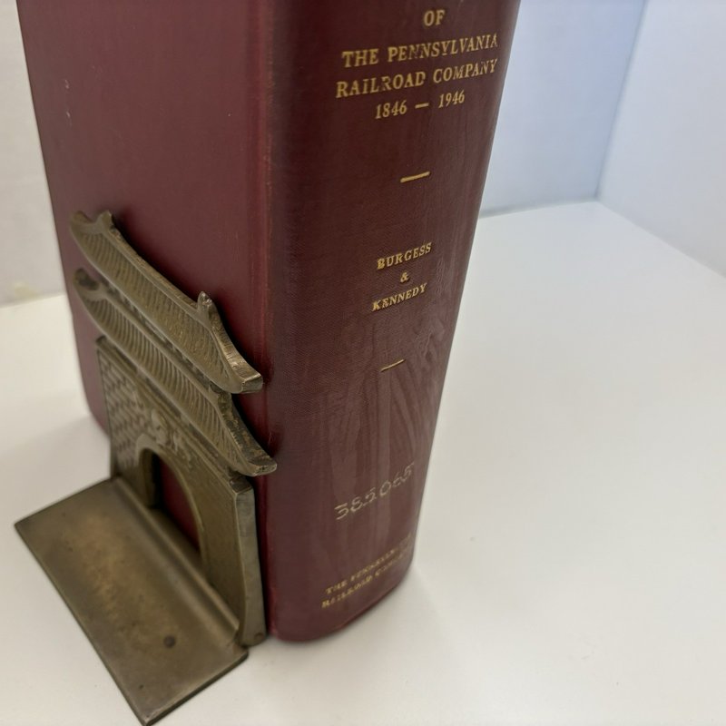 Vintage Brass Korean Gate Bookends Pagoda Style Stamped R.O.K. Mid Century Pair 