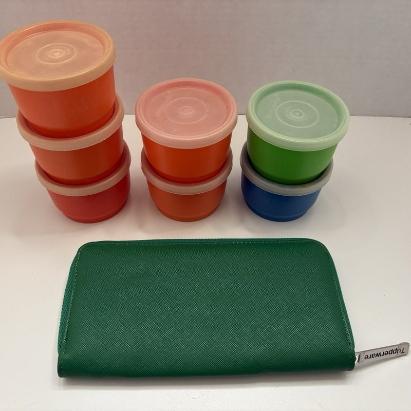 Vintage Tupperware Snack Cups 4 oz w/ Seals – 7 Pc Lot + Green Wallet Clutch