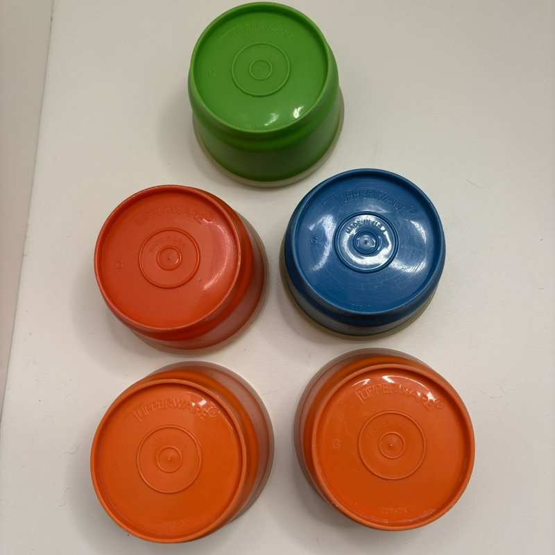 Vintage Tupperware Snack Cups 4 oz w/ Seals – 7 Pc Lot + Green Wallet Clutch