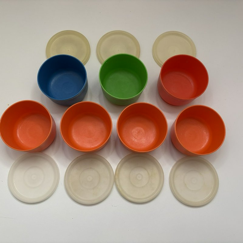 Vintage Tupperware Snack Cups 4 oz w/ Seals – 7 Pc Lot + Green Wallet Clutch