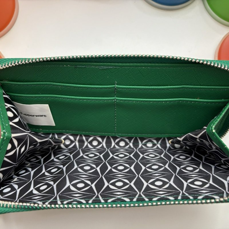 Vintage Tupperware Snack Cups 4 oz w/ Seals – 7 Pc Lot + Green Wallet Clutch