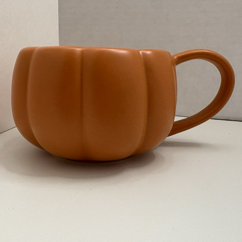 Celebrate Together Peek-A-Boo Pumpkin Mug Oversized Black Cat Inside Halloween