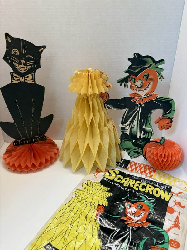VTG Halloween Honeycomb Set – 1930s Luhrs Black Cat & Beistle Scarecrow w/ Bag