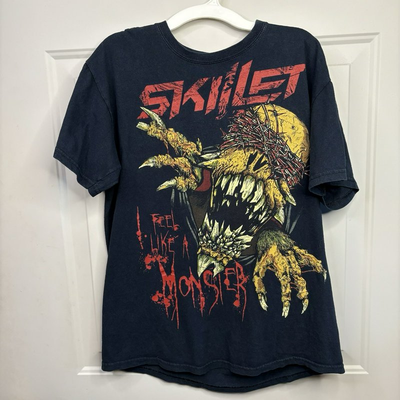 Skillet T-Shirt “I Feel Like A Monster” Band Tee Rock Metal Concert Gildan M