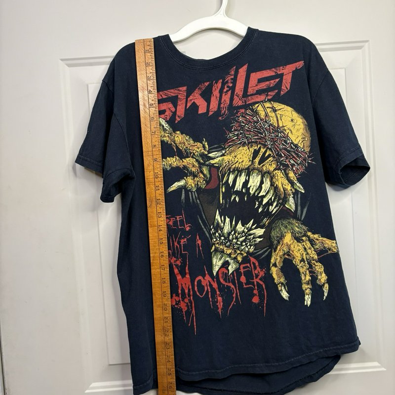 Skillet T-Shirt “I Feel Like A Monster” Band Tee Rock Metal Concert Gildan M