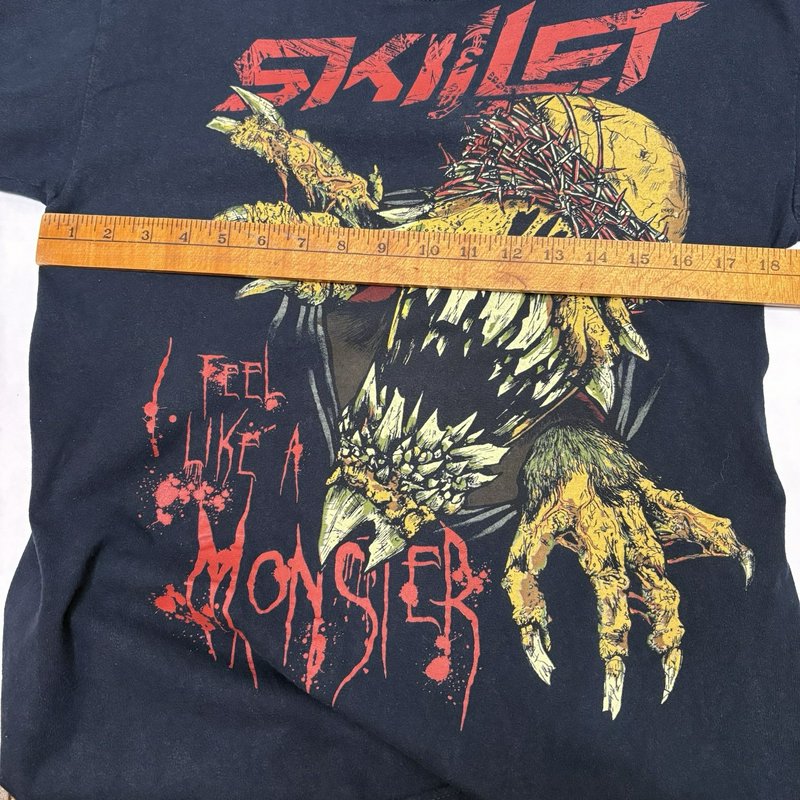 Skillet T-Shirt “I Feel Like A Monster” Band Tee Rock Metal Concert Gildan M