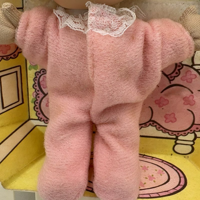 Vintage 1983 Coleco Cabbage Patch Kids Pin Ups Doll Ellen Mina’s Bedroom Pajamas