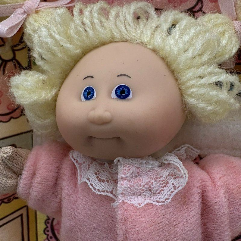 Vintage 1983 Coleco Cabbage Patch Kids Pin Ups Doll Ellen Mina’s Bedroom Pajamas