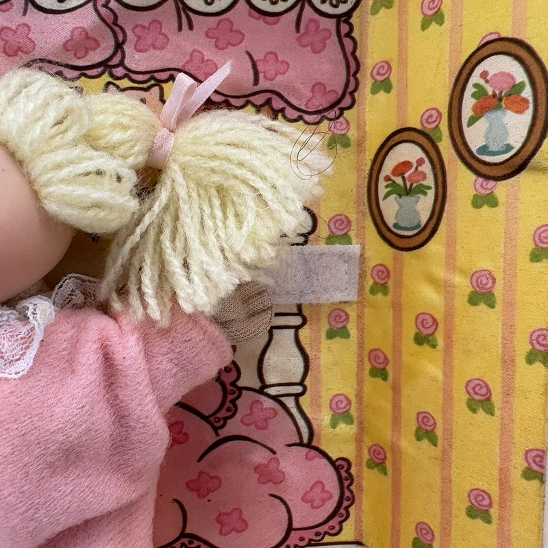 Vintage 1983 Coleco Cabbage Patch Kids Pin Ups Doll Ellen Mina’s Bedroom Pajamas