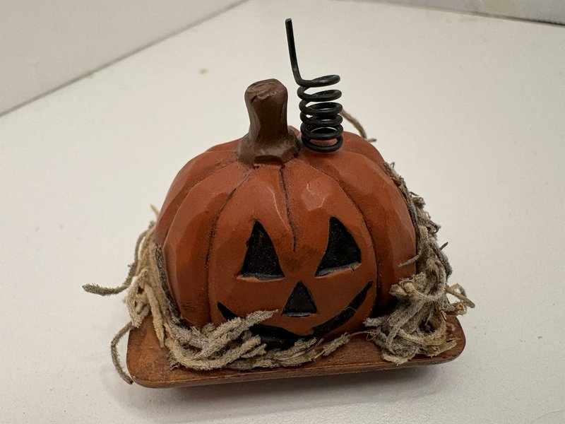 Suzi Skoglund Happy Harvest Cat Pumpkin (2000) & Jack O Lantern Figurines (2004)
