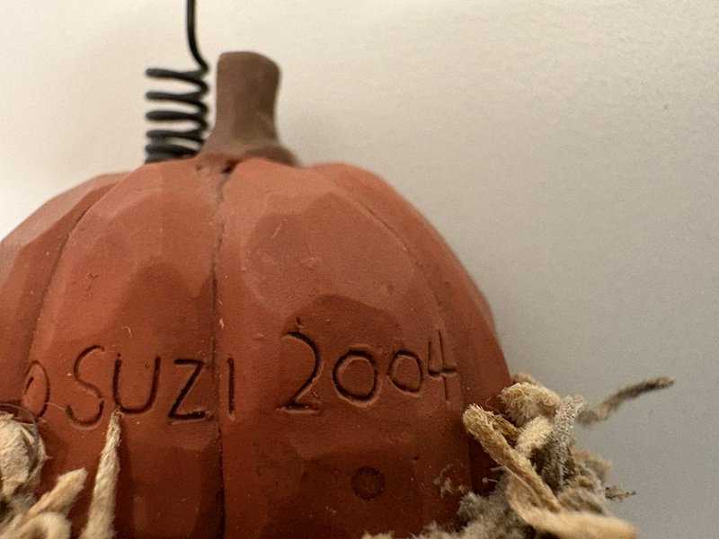 Suzi Skoglund Happy Harvest Cat Pumpkin (2000) & Jack O Lantern Figurines (2004)