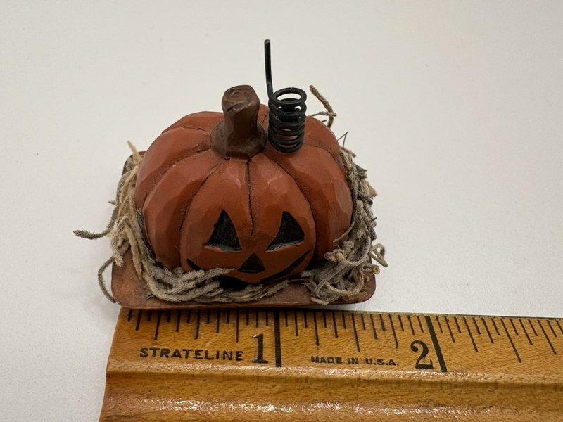 Suzi Skoglund Happy Harvest Cat Pumpkin (2000) & Jack O Lantern Figurines (2004)