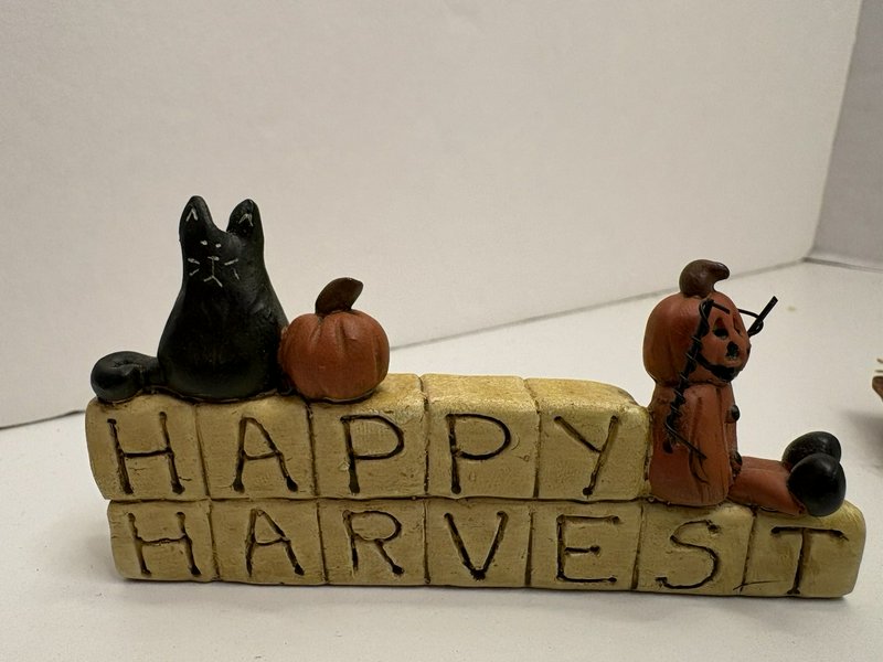 Suzi Skoglund Happy Harvest Cat Pumpkin (2000) & Jack O Lantern Figurines (2004)