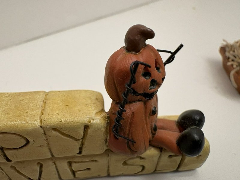 Suzi Skoglund Happy Harvest Cat Pumpkin (2000) & Jack O Lantern Figurines (2004)