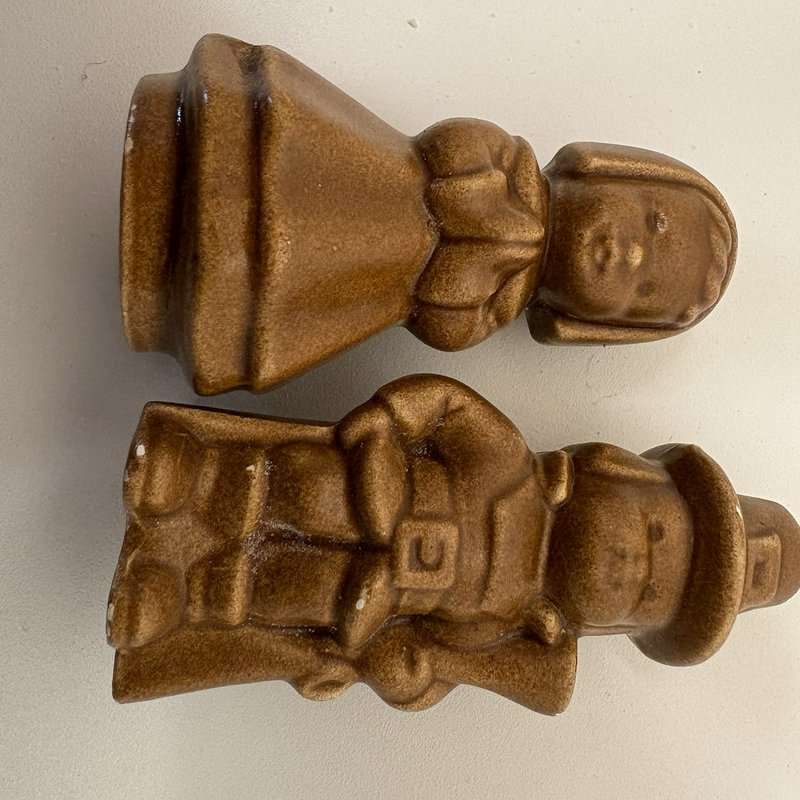 Vintage Hallmark Pilgrims Centerpiece & Salt Pepper Shakers Thanksgiving