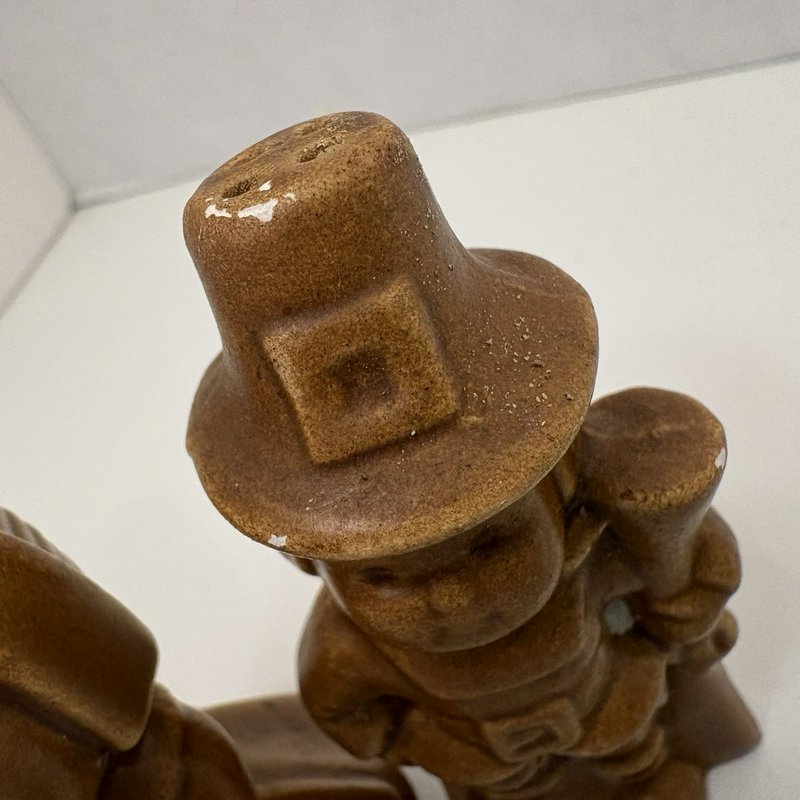 Vintage Hallmark Pilgrims Centerpiece & Salt Pepper Shakers Thanksgiving