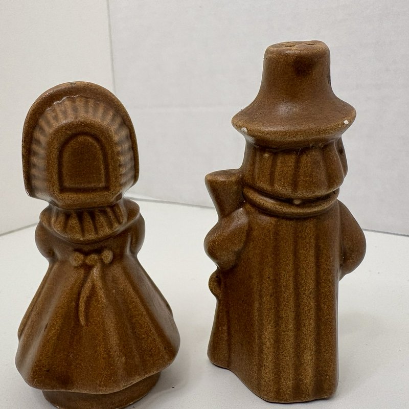 Vintage Hallmark Pilgrims Centerpiece & Salt Pepper Shakers Thanksgiving