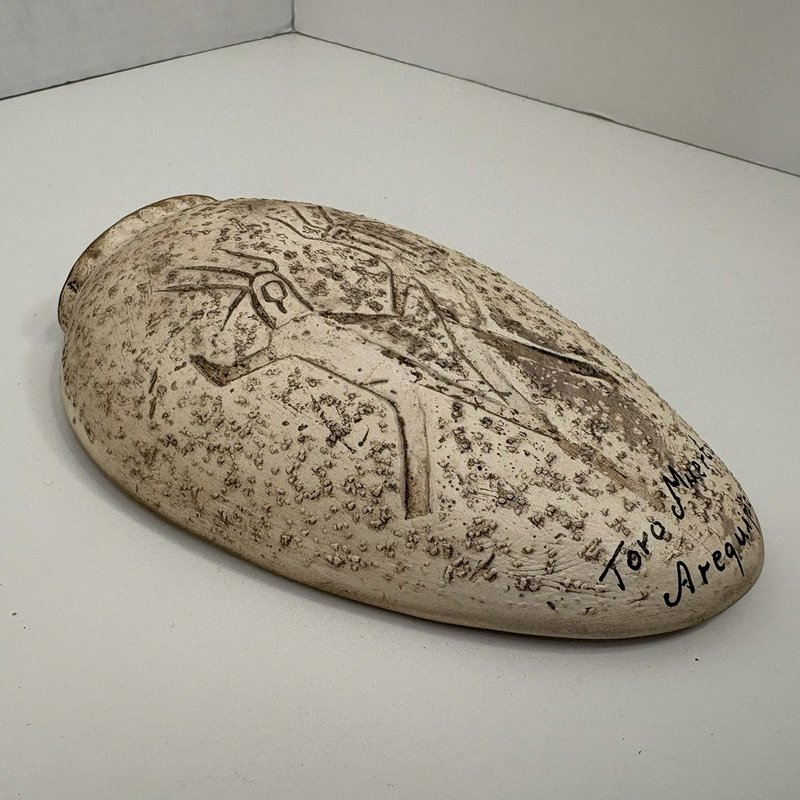 Peruvian Wall Pocket Vase Toro Muerto Petroglyph Design Arequipa Folk Art