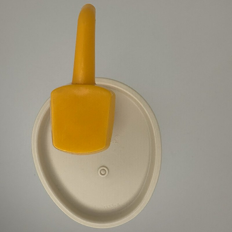 Vintage Tupperware Beige Oval Dispenser w/ Yellow Pump 640-7 1553-8 USA