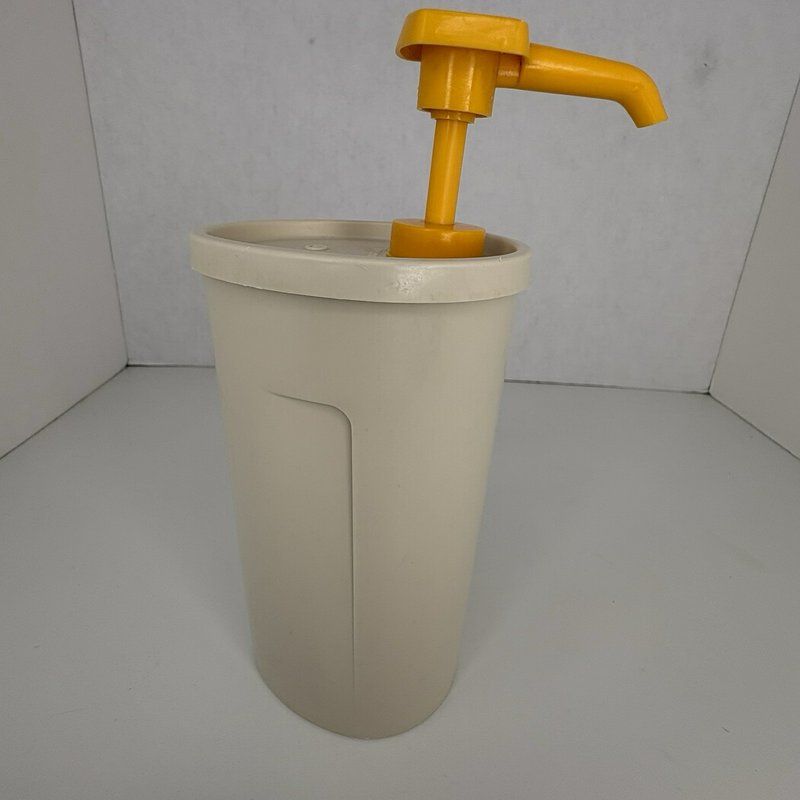 Vintage Tupperware Beige Oval Dispenser w/ Yellow Pump 640-7 1553-8 USA