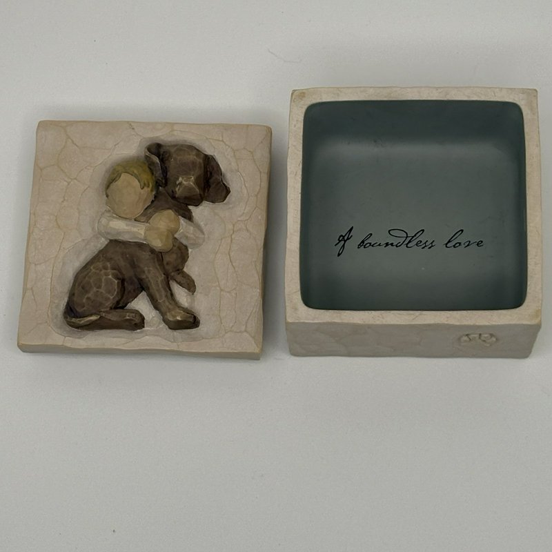 Willow Tree Hug Keepsake Box 3” Susan Lordi Demdaco 2004 Retired Child Dog