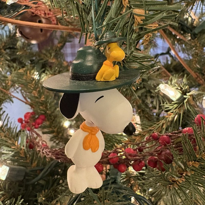 2001 Hallmark Keepsake “Beaglescout” Spotlight on Snoopy Ornament #4