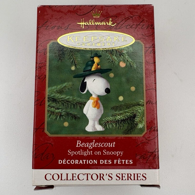 2001 Hallmark Keepsake “Beaglescout” Spotlight on Snoopy Ornament #4