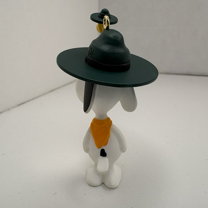 2001 Hallmark Keepsake “Beaglescout” Spotlight on Snoopy Ornament #4