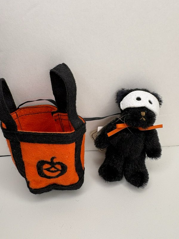 Boyds Head Bean Collection Halloween Cat & Bear Plush Set Candy Corn & Pumpkin