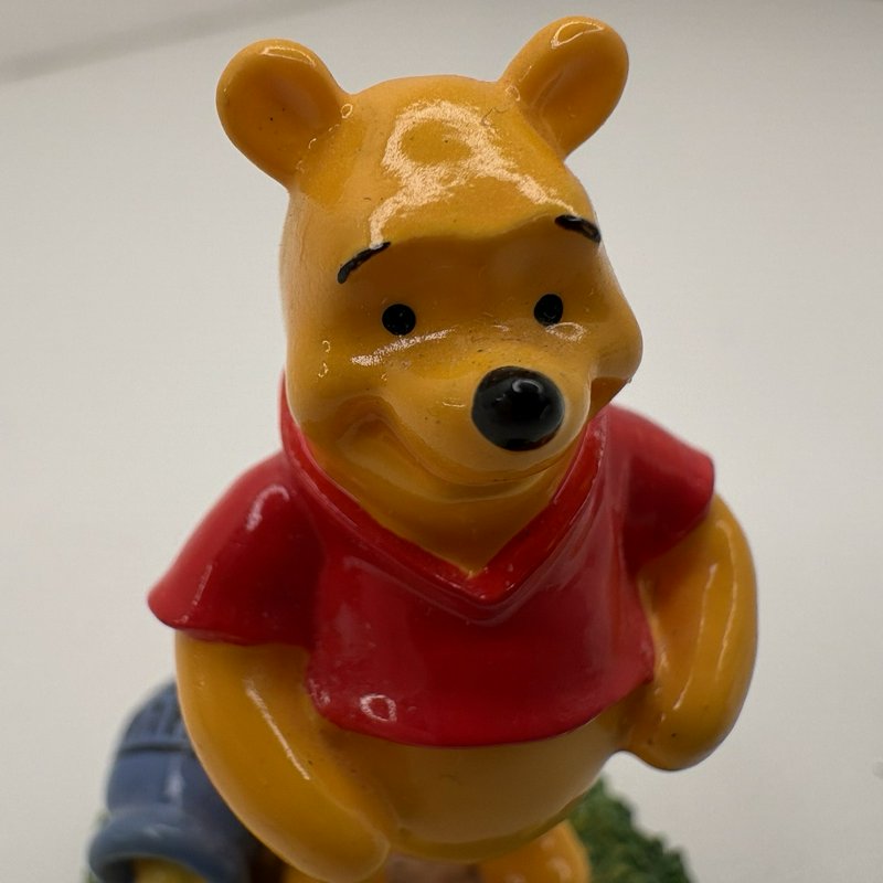 Disney Winnie the Pooh Figurine with Honey Pot Miniature + Pooh Gift Box