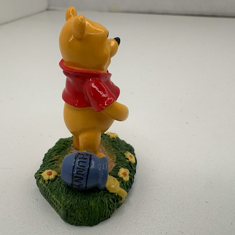 Disney Winnie the Pooh Figurine with Honey Pot Miniature + Pooh Gift Box