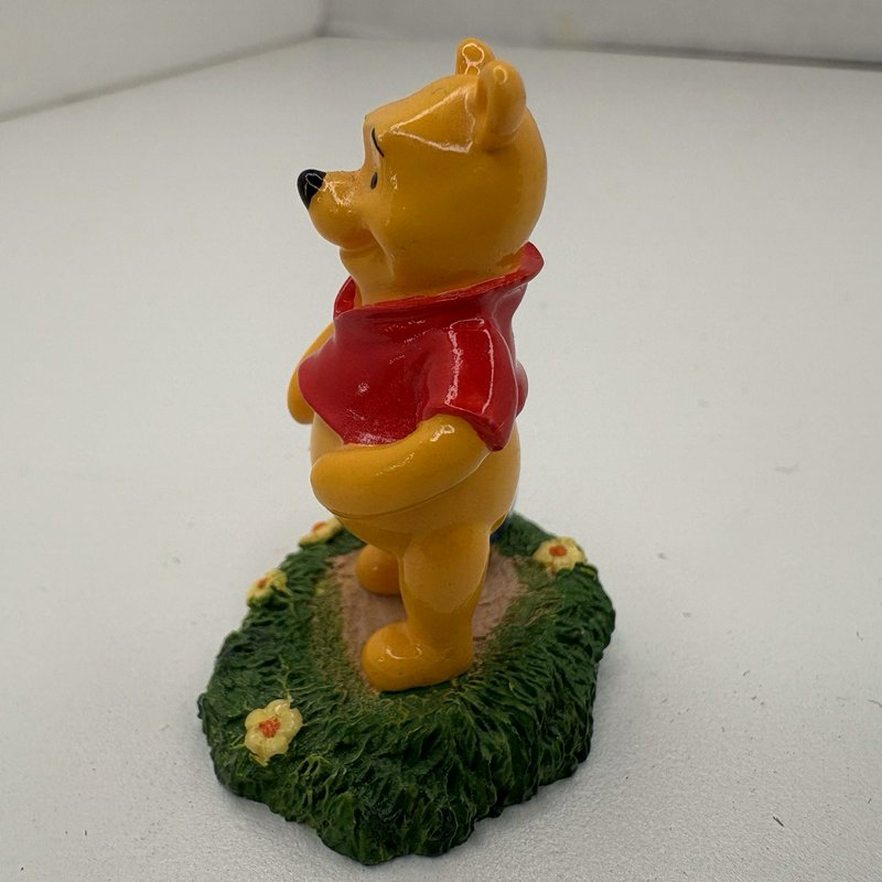 Disney Winnie the Pooh Figurine with Honey Pot Miniature + Pooh Gift Box
