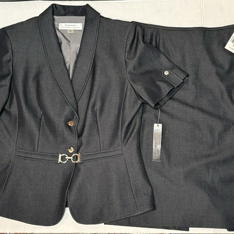 NWT Tahari Arthur S Levine (ASL) Indigo Skirt Suit Size 8 Short Sleeve Blazer