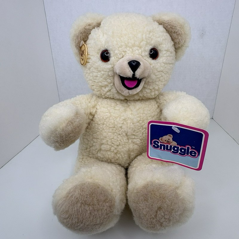 Snuggle Bear Russ Berrie #3146 Plush Cream Sherpa Promo Teddy (16-inch) 1986