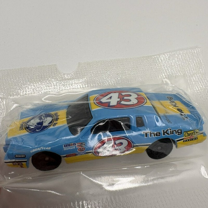 Richard Petty #43 Cheerios Racing Hat Made in USA + 3 Hot Wheels Cars Sealed Lot