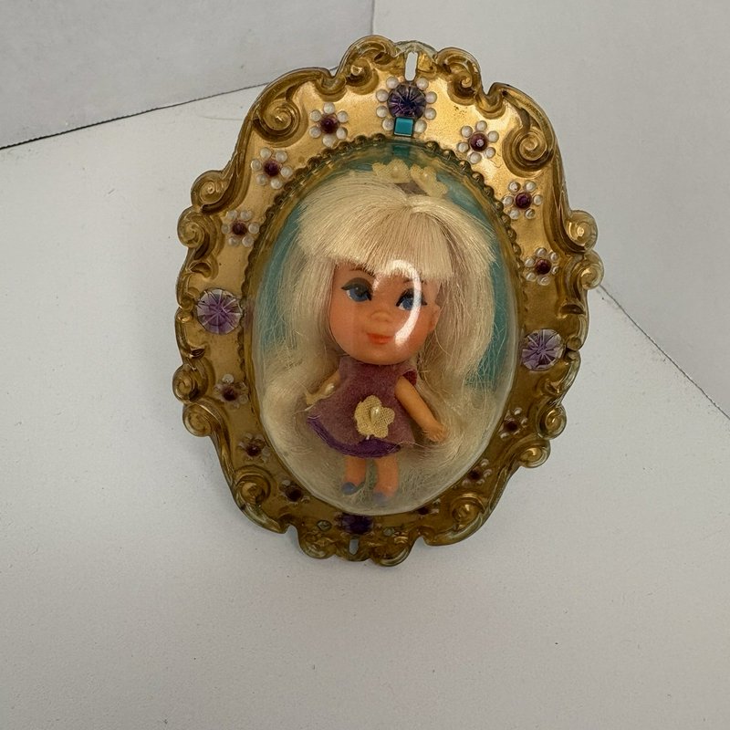 1966 Mattel Lucky Locket Kiddle Lilac Doll – Gold Frame Purple Dress Hong Kong
