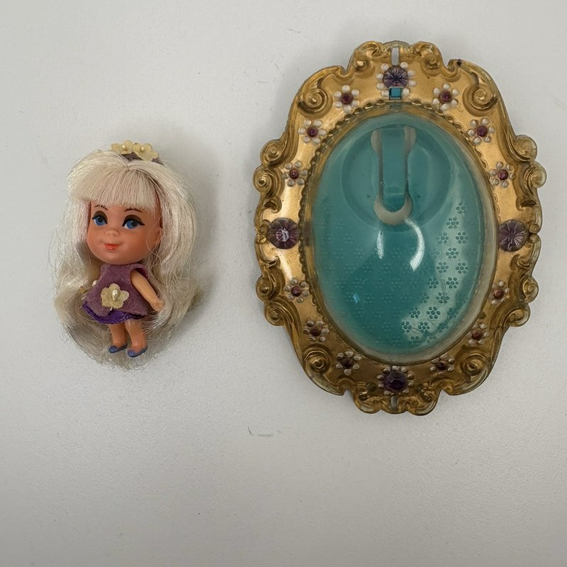 1966 Mattel Lucky Locket Kiddle Lilac Doll – Gold Frame Purple Dress Hong Kong