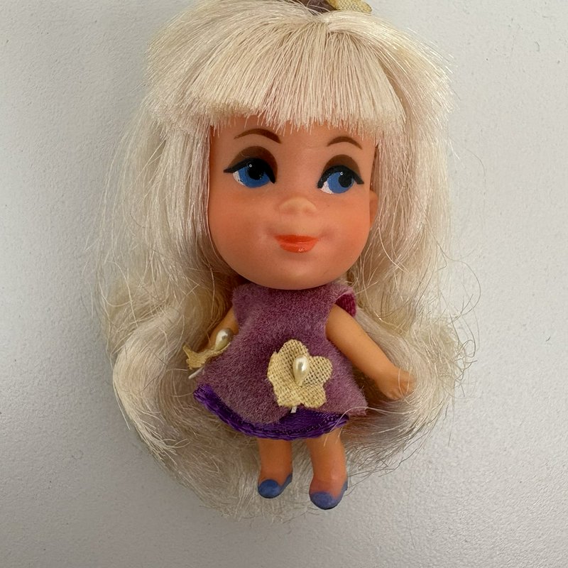 1966 Mattel Lucky Locket Kiddle Lilac Doll – Gold Frame Purple Dress Hong Kong