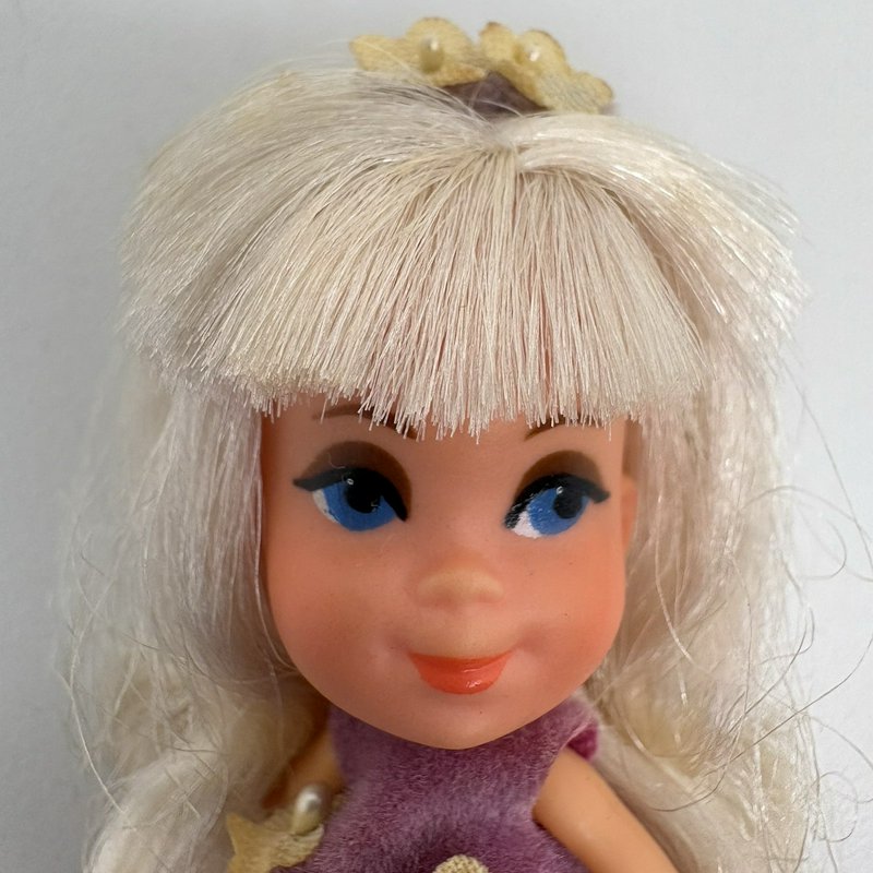 1966 Mattel Lucky Locket Kiddle Lilac Doll – Gold Frame Purple Dress Hong Kong