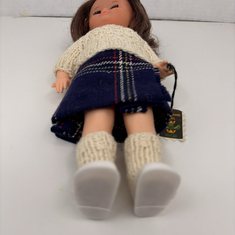 Wellwood Doll Selkirk Scotland Hand-Dressed w/ Original Tag & Tartan Outfit