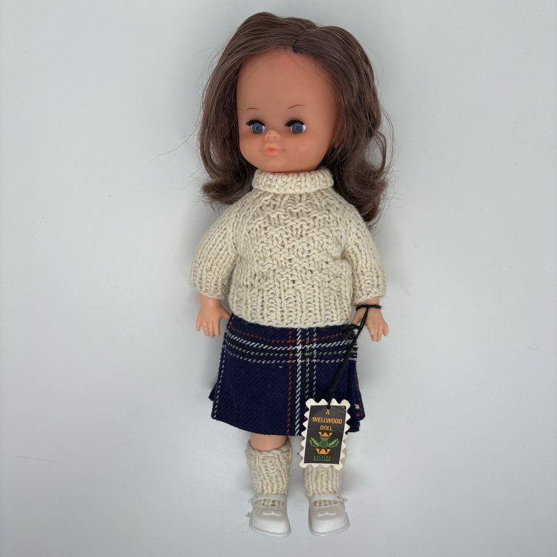 Wellwood Doll Selkirk Scotland Hand-Dressed w/ Original Tag & Tartan Outfit